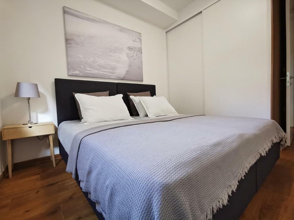 Luna Deluxe City Center & Free Parking Сараево Экстерьер фото